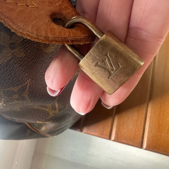 Vintage Louis Vuitton Monogram Canvas Handbag - Picture 5 of 5